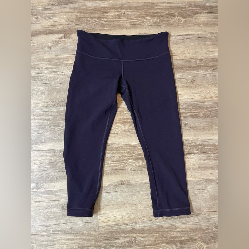 Lululemon Cropped Reversible Leggings Size 10 - Picture 5 of 9